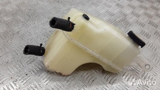 Бачок расширительный toyota auris E150 (5LV26NP01)