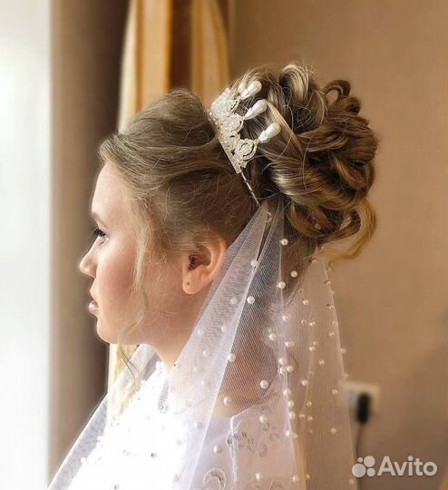 Прическа макияж; парикмахерские услуги