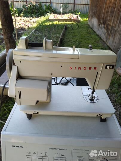 Продам швейную машинку Зингер