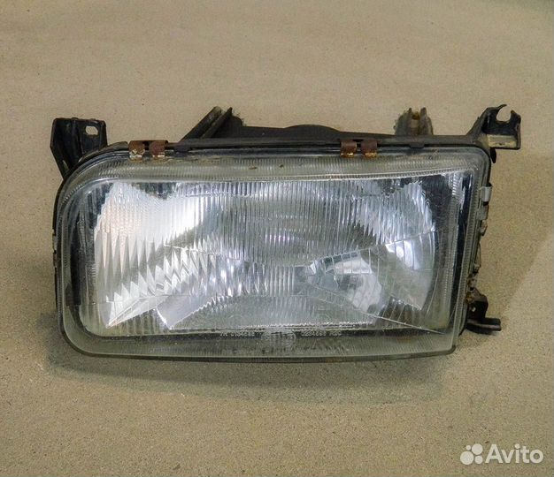 Фара левая VW Passat B3