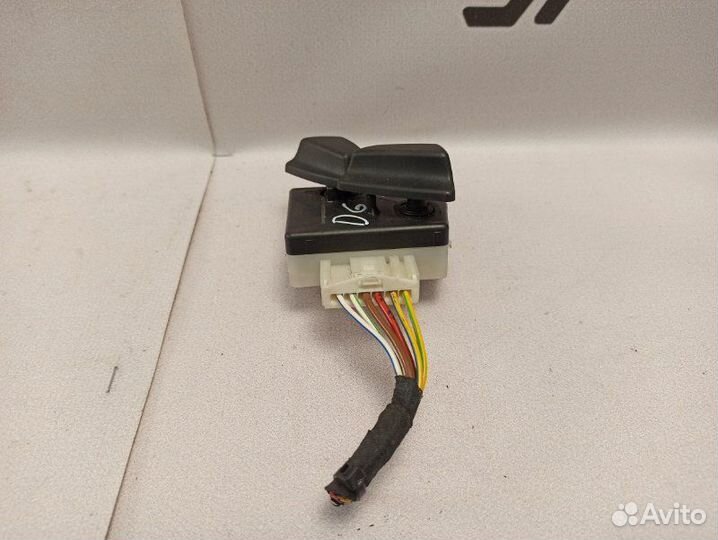 Кнопка регулировки сиденья передняя левая Bmw 5