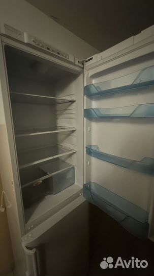 Холодильник частично рабочий
