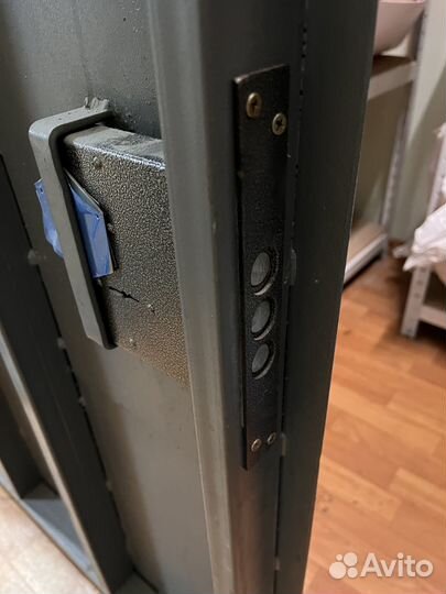 Металлическая дверь бу