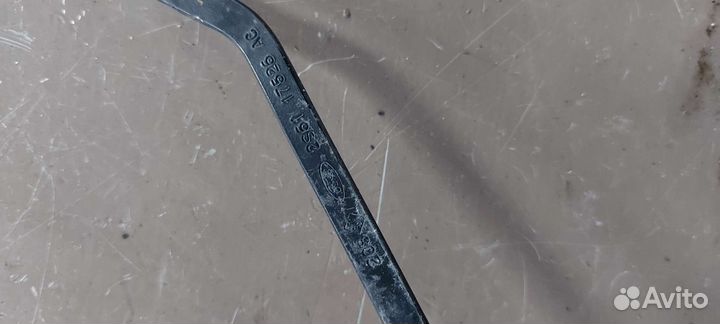 Поводок дворников левый Ford Fiesta