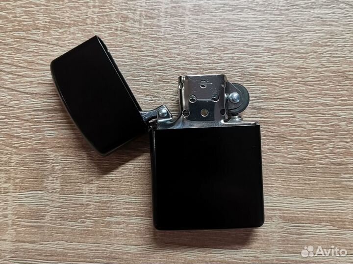 Зажигалка бензиновая кремневая Zippo