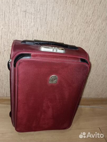 Чемодан на колесах размер s ручная кладь