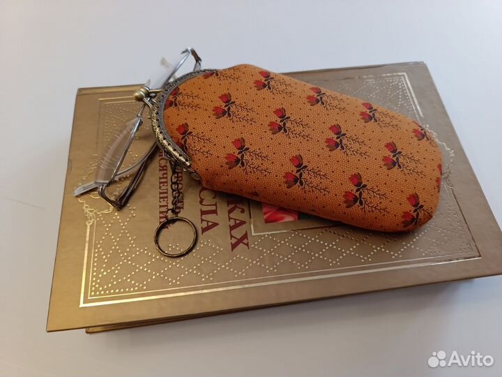 Очечник с фермуаром ручной работы