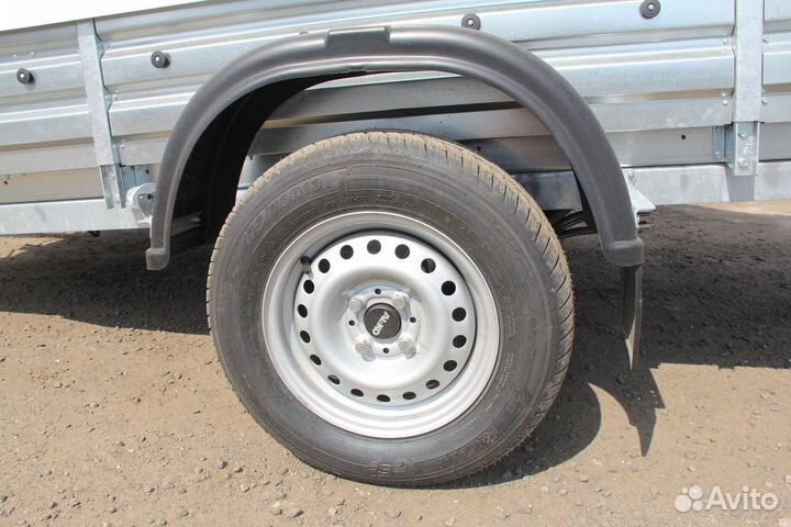 Прицеп с пластиковой крышкой (3.5х1.5 метра)