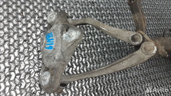 Ступица передняя левая Фольксваген Пассат Б5