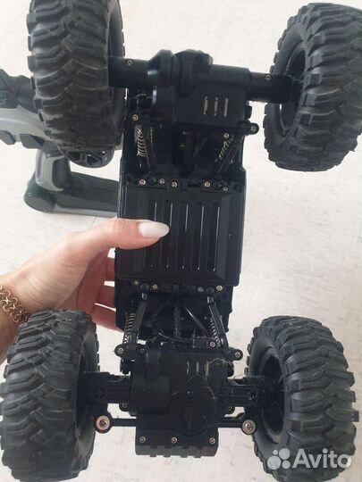 Радиоуправляемый краулер Hummer H2