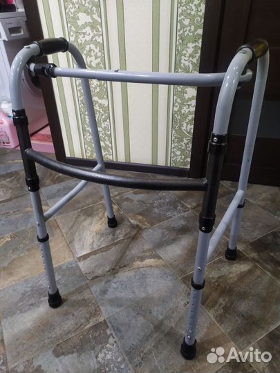 Ходунки для взрослых шагающие