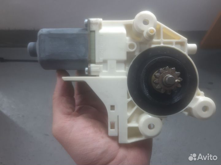 Фокус 2 стеклоподьемник