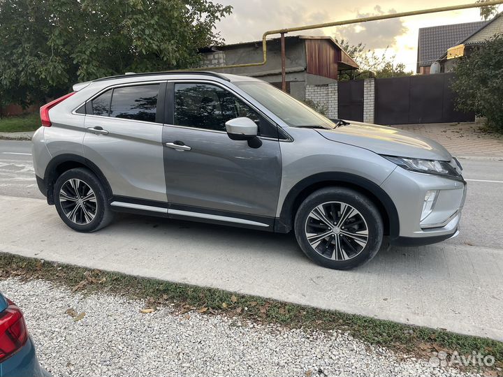 Mitsubishi Eclipse Cross 1.5 CVT, 2018, битый, 98 000 км