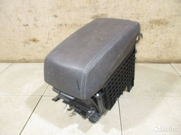 Подлокотник Subaru Legacy Outback 4 (BM/BR)