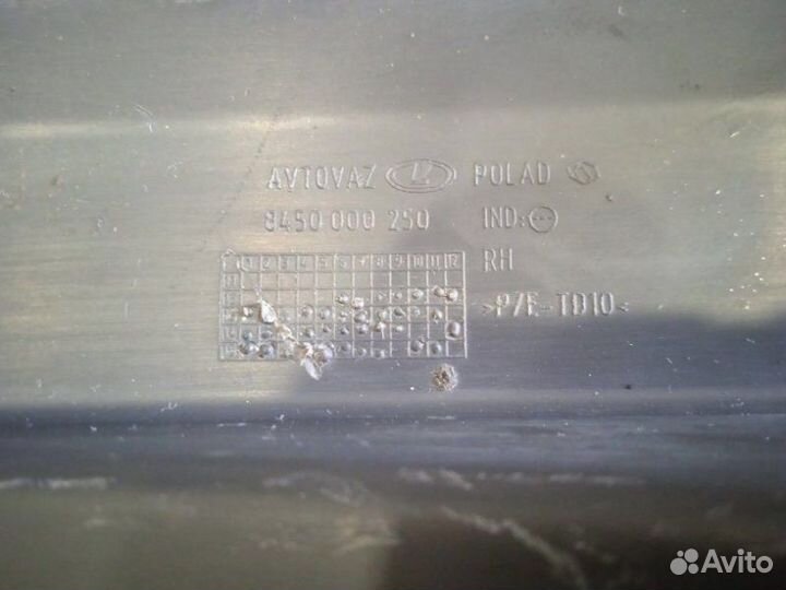 Решетка в бампер передняя правая LADA Largus