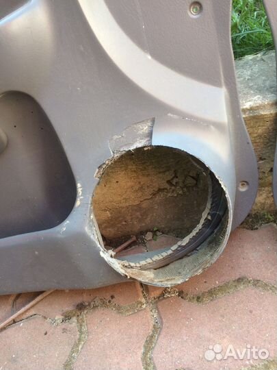 Обшивки передние accent