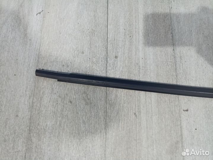 Бархотка двери передняя правая Octavia A7