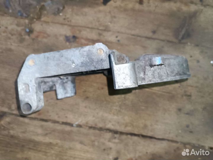 Кожух ремня грм к4м Renault