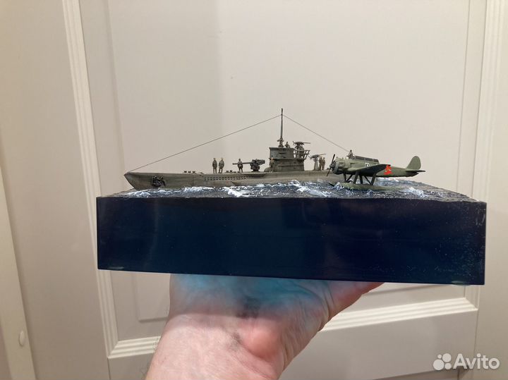 Диорама с подводной лодкой в смоле