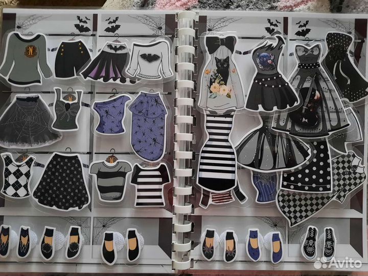 Альбом кукла Уэнсдей Аддамс