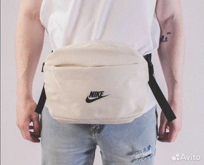 Бананка Nike 2022