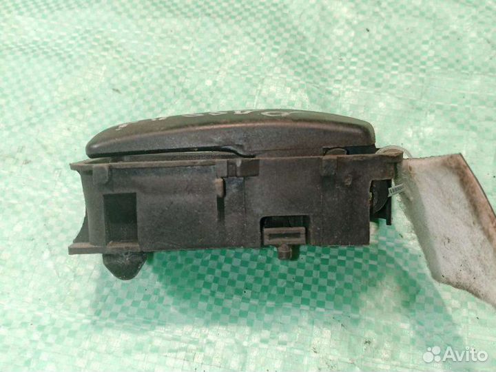 Ручка передняя правая Volkswagen Passat B3