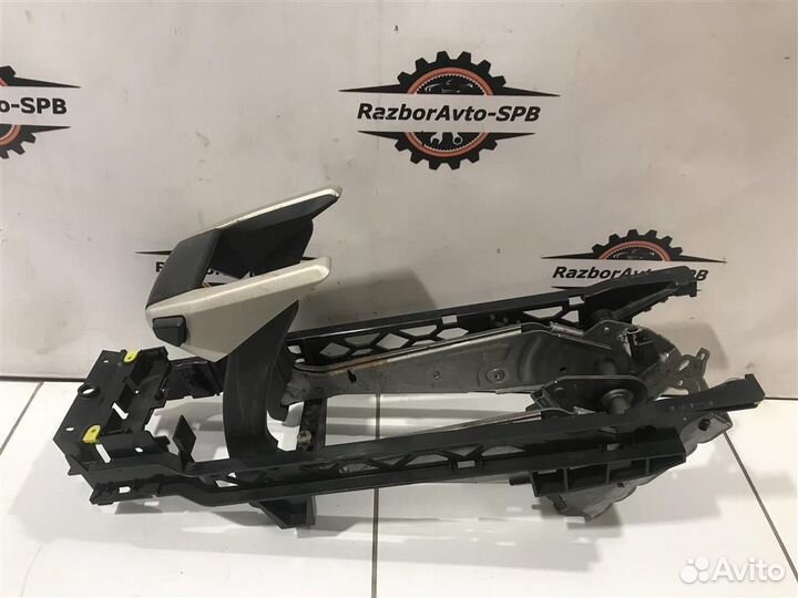 Рычаг стояночного тормоза Opel Zafira B 2005-2012