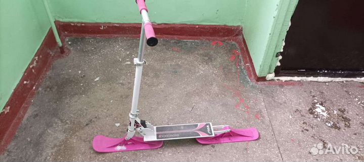 Самокат-снегокат