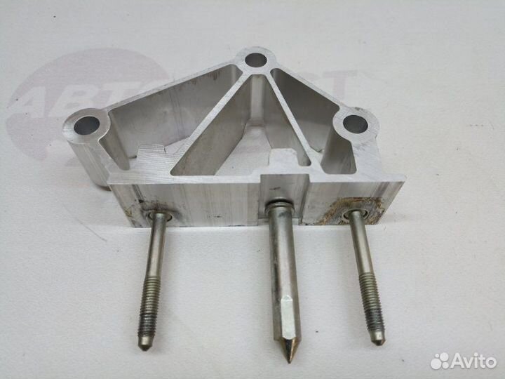 Кронштейн левый Volkswagen Jetta A6 cfna 2014