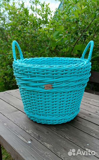 Кашпо из искусственного ротанга