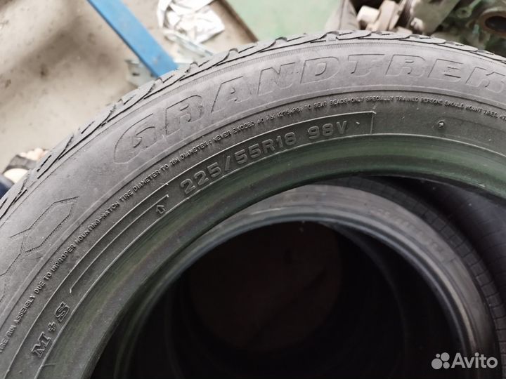 Dunlop Grandtrek PT30 225/55 R18