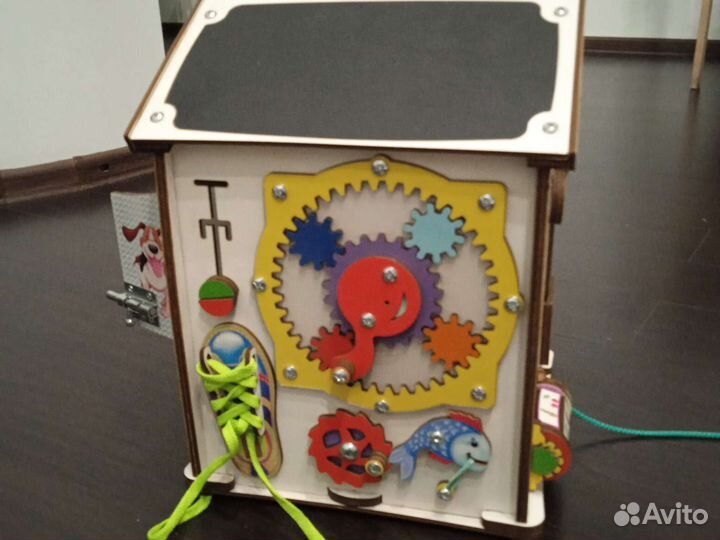 Бизиборд домик