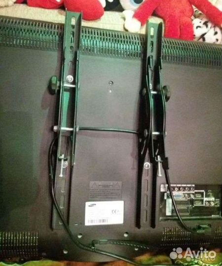 Стеклянная тумба под тв