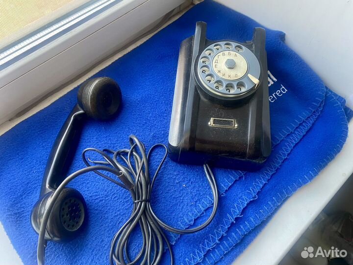Старый телефон из СССР