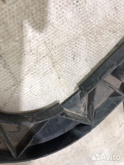 Кронштейн бампера задний Ford Focus 3