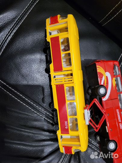 Трамвай и автобус модельки игрушка