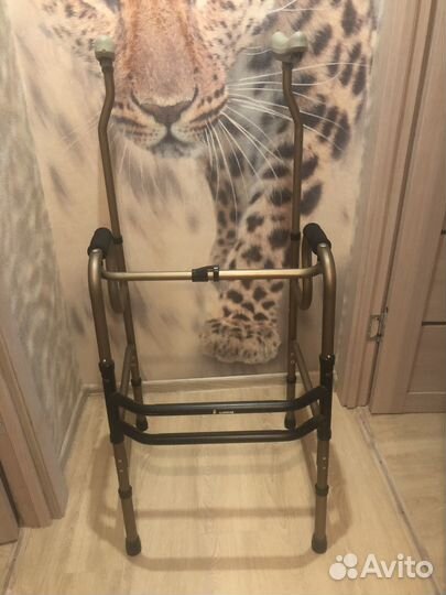 Ходунки с подмышечной опорой