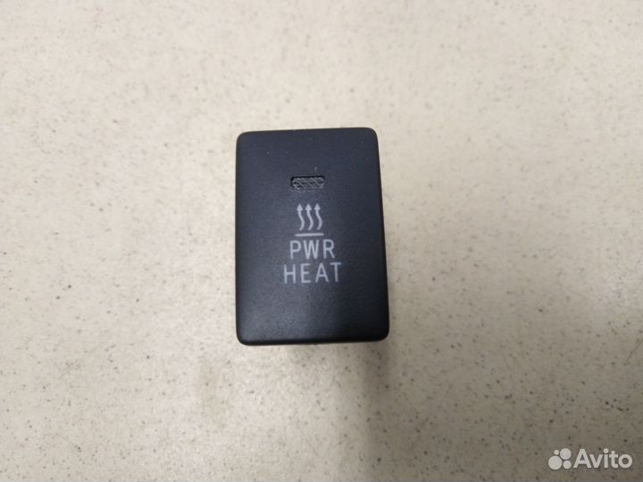 Кнопка многофункциональная Hi Lux 2015