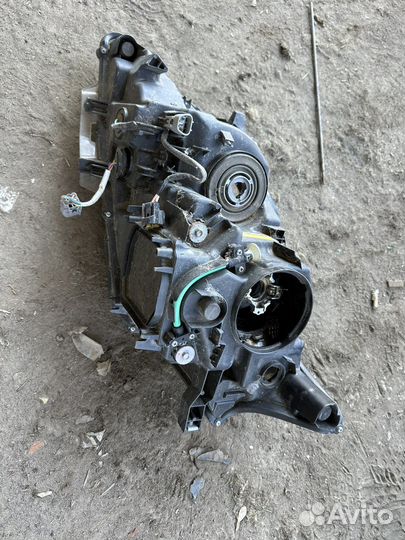 Фара правая lexus 270 2013