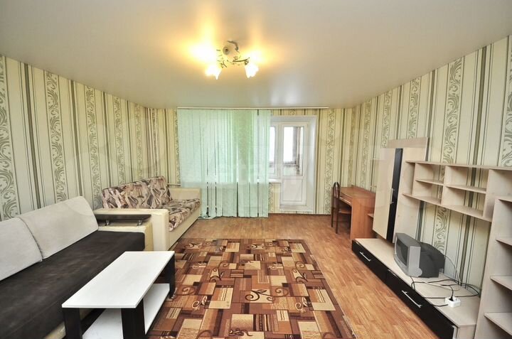 2-к. квартира, 67,3 м², 1/10 эт.