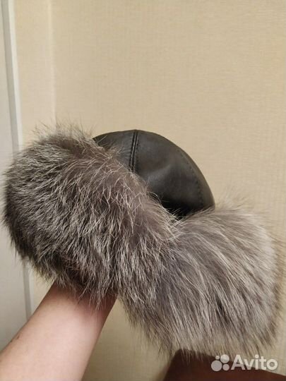 Женская шапка-шлем из чернобурки