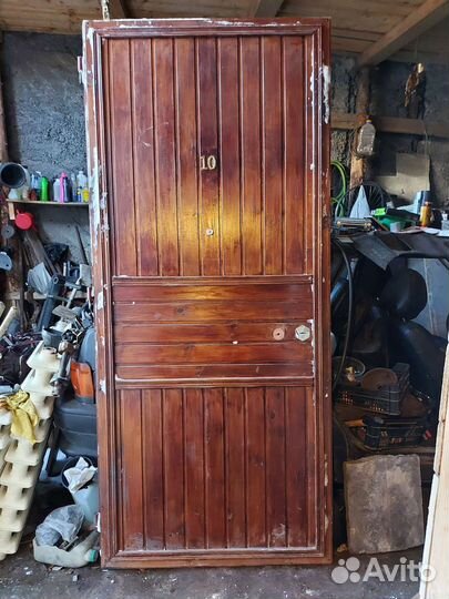 Дверь входная металлическая б/у