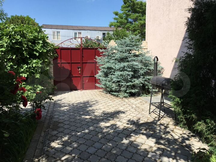 Комната 18 м² в 2-к., 1/2 эт.