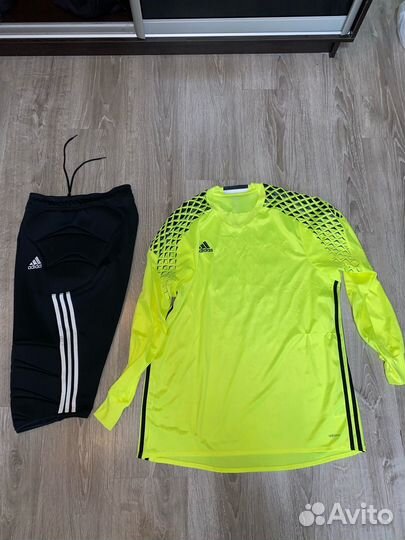 Футбольная экипировка вратаря