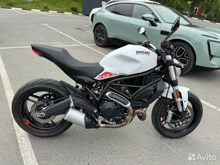 Ducati Monster 797