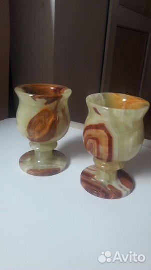 Рюмки и пепельница из оникса