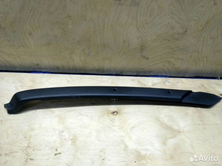 Накладка петли багажника левая Porsche Cayenne 4.5