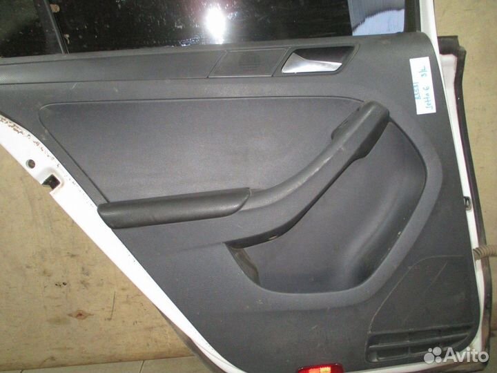 Обшивка двери задней левой VW Jetta 6 (1B)