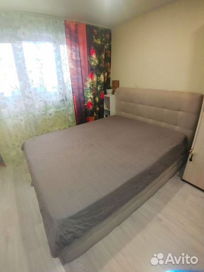 Кровать двухспальная с ортопедическим матрасом