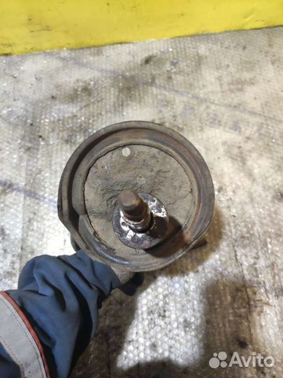 Передний левый амортизатор Hyundai elantra 2